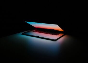 ales-nesetril-Im7lZjxeLhg-unsplash Android App Development UK